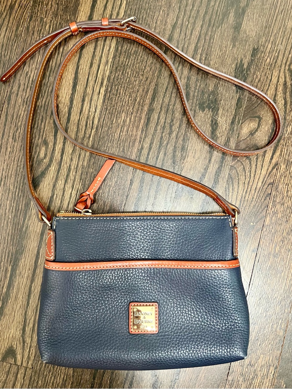 Dooney & Bourke Pebble Grain Leather Navy Crossbody Bag Purse
